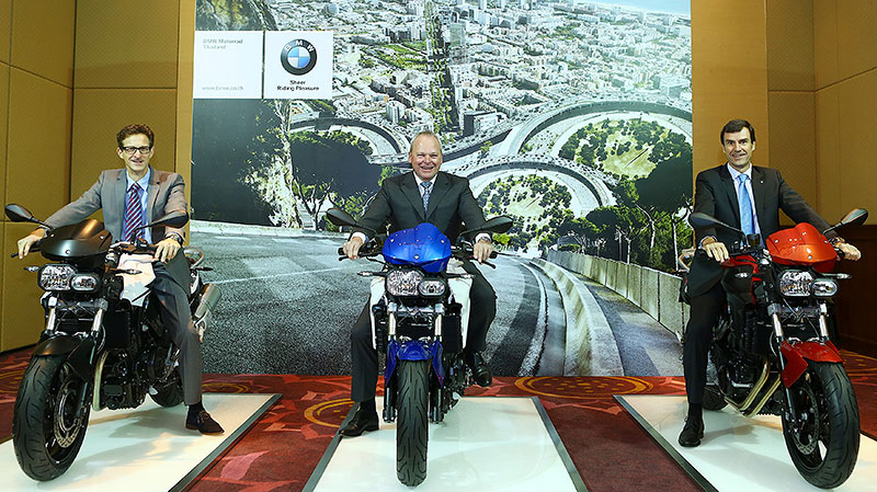 Heiner Faust, Leiter Vertrieb und Marketing BMW Motorrad; Stephan Schaller, Leiter BMW Motorrad; Matthias Pfalz, Leiter BMW Group Thailand.
