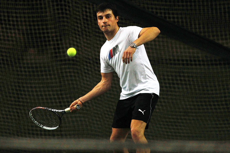 BMW DTM Champion 2012, Bruno Spengler beim Tennis-Spiel.