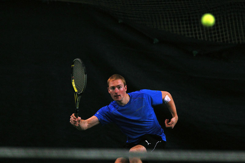 Maxime Martin (BE) beim Tennisspielen.