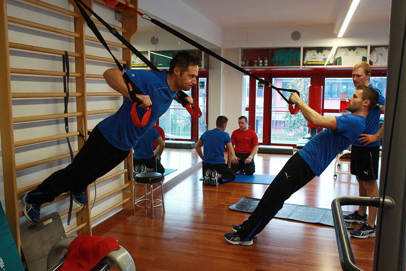   BMW DTM Fahrer beim Fitness-Training: Andy Priaulx (GB), Martin Tomczyk und Maxime Martin (BE)
