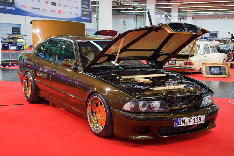 BMW 525iA, div. Motorteile poliert, verchromt oder vergoldet