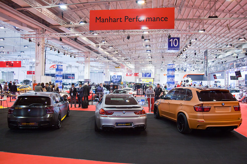 Essen Motor Show 2013: Schick von der Firma Manhart getunte BMWs leider unschick prsentiert