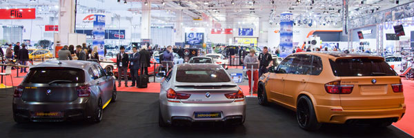 Essen Motor Show 2013: Schick von der Firma Manhart getunte BMWs leider unschick präsentiert