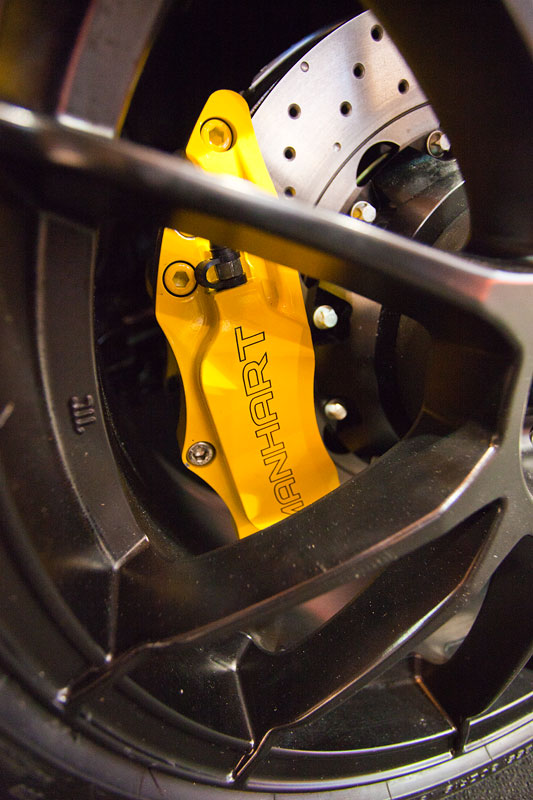 Essen Motor Show 2013: Manhart MH1 400 auf Basis BMW M 135i mit 2eiliger 8-Kolben Bremsanlage und 380 mm Scheiben