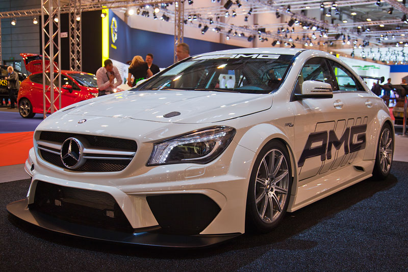 Mercedes-Benz CLA 45 AMG in einer Rennsportversion auf der Essen Motor Show 2013
