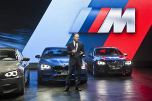 Pressekonferenz BMW Group IAA 2013: Ian Robertson mit BMW M Fahrzeugen