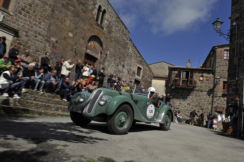 Nicolas Peter und Pascal Grizot im BMW 328 bei der Mille Miglia 2013