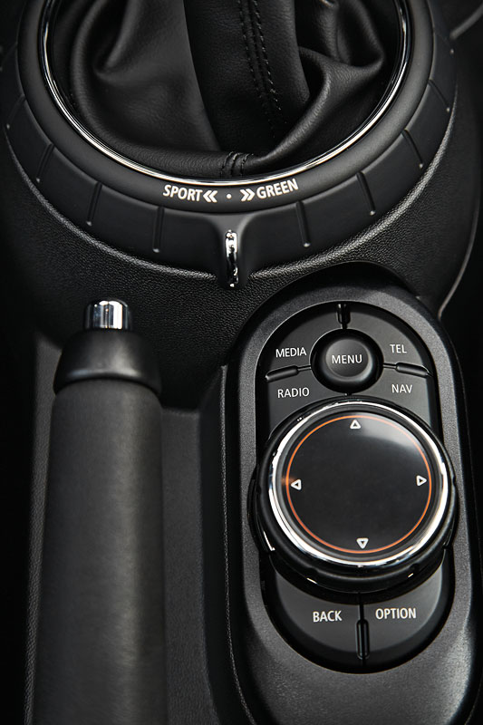 MINI Cooper S, iDrive Controller auf der Mittelkonsole