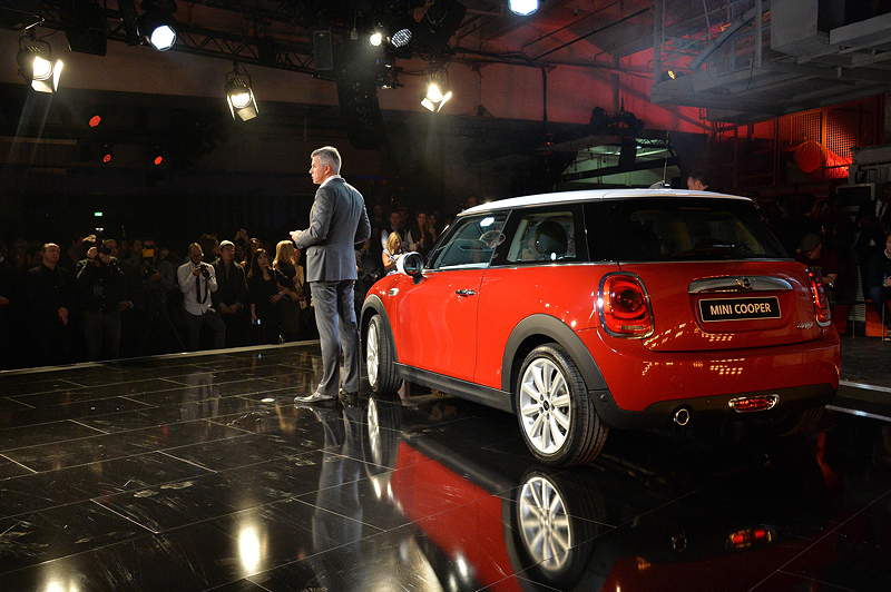 Der neue MINI. Peter Schwarzenbauer.