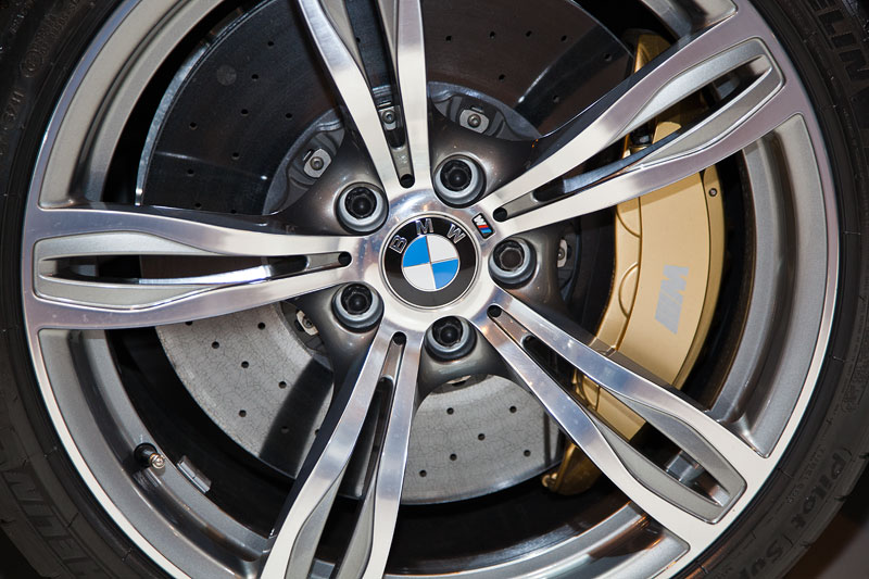 BMW M6 Gran Coup (F06), BMW M Felge, gelber Bremssatttel