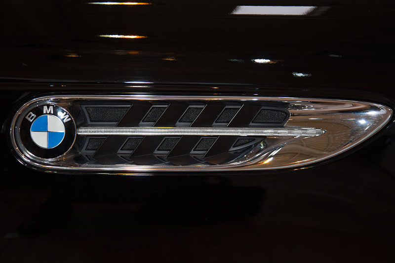 BMW Z8 (Modell E52), seitliche Kieme mit BMW Logo - typisch f�r die BMW Z-Modelle