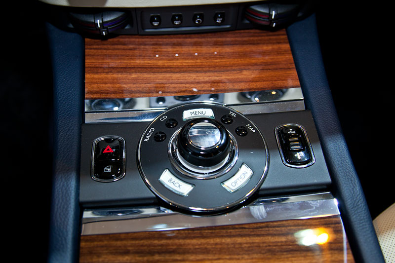 Rolls-Royce Ghost, iDrive Controller vorne