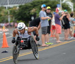 Alessandro Zanardi auf seinem Handbike beim Langstrecken-Triathlon auf Hawaii