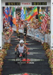 Alessandro Zanardi auf seinem Handbike beim Langstrecken-Triathlon auf Hawaii