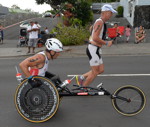 Alessandro Zanardi auf seinem Handbike beim Langstrecken-Triathlon auf Hawaii