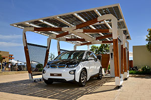 BMW i Solar Carport Concept mit dem BMW i3