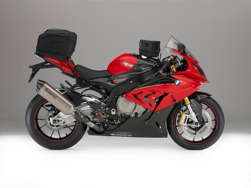 BMW S 1000 RR. Hecktasche, Tankrucksack, Windschild hoch, Sportschalld�mpfer Akrapovi?, HP Soziusfu�raste, HP Fahrerfu�rastenanlage inkl. HP Carbon Fersenschutz, uvm.