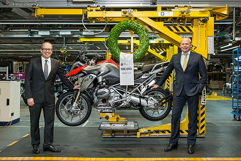 Von links: Dr. Marc Sielemann, Leiter Produktion BMW Motorrad und Stephan Schaller, Prsident BMW Motorrad.