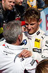 BMW Motorsportdirektor Jens Marquardt gratuliert dem Sieger des Rennens, Marco Wittmann
