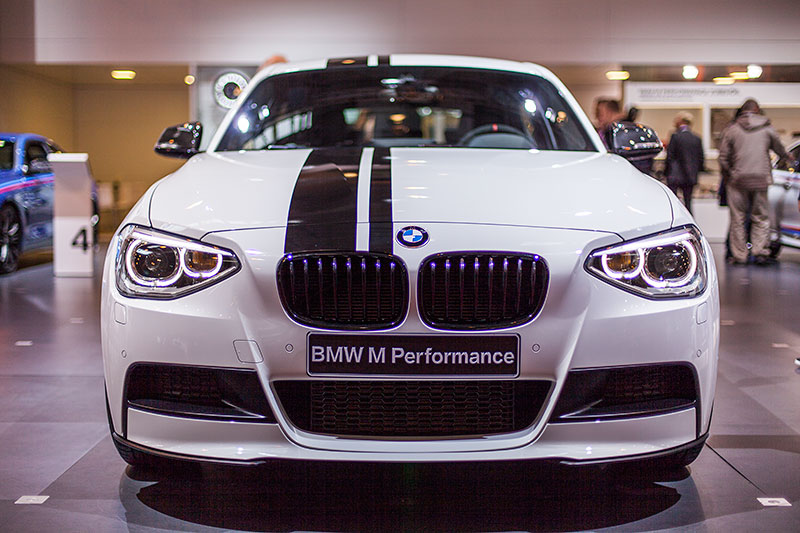 BMW 125i (Modell F20) mit BMW M Performance Komponenten auf der Essen Motor Show 2014