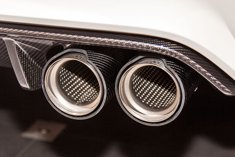 BMW M4 mit BMW M Performance Komponenten: Abgasanlage Titan (4.130 Euro)