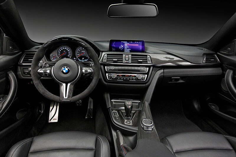 BMW M4 Coup mit M Performance Parts