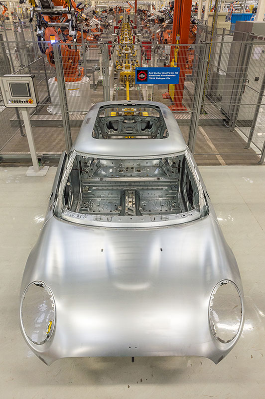 Auftragsfertigung des neuen MINI im VDL Nedcar Werk im niederlndischen Born - Karosseriebau