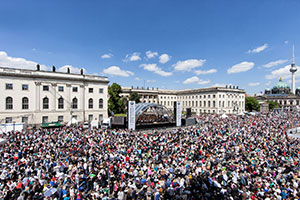   Live-Konzert bei 'Staatsoper fr alle' am 1. Juni 2014 auf dem Bebelplatz in Berlin