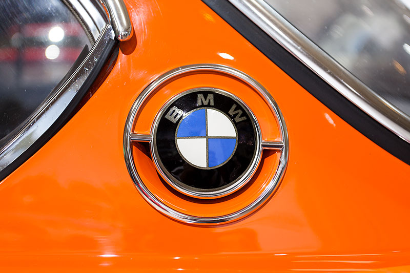 BMW 3.0 CSL, BMW Logo auf der C-Sule