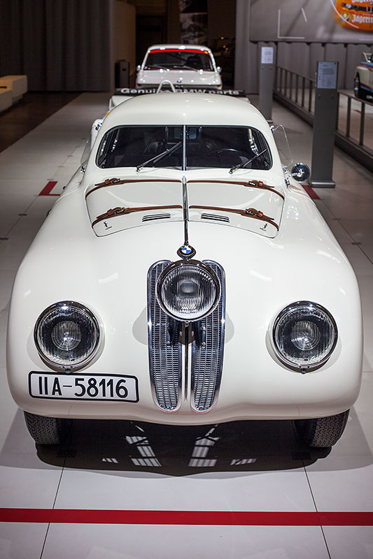 BMW 328 Touring Coup�, gewann u. a. beim 24h-Rennen von Le Mans