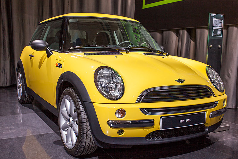 MINI One (Modell R50), der erste MINI unter BMW-F�hrung, Baujahr 2002, Techno Classica 2014