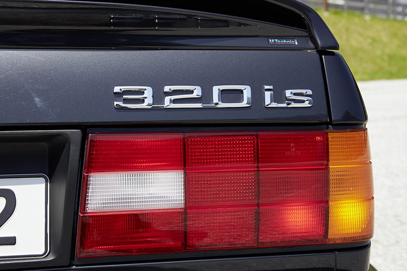 BMW 320is, Modell E30, Typbezeichnung am Heck