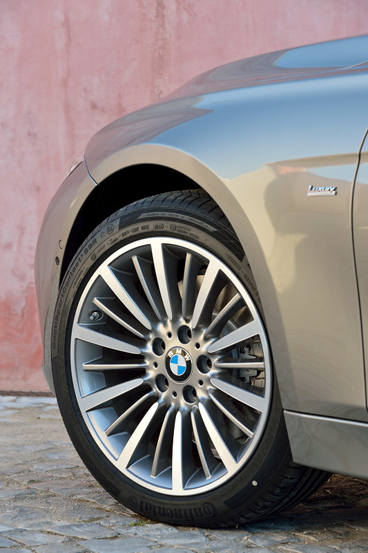 Der neue BMW 3er Touring. Modell Luxury Line. Rad.