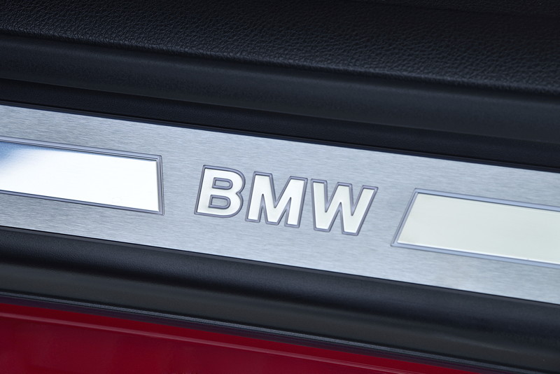 BMW 650i Cabrio, Facelift 2015, Modell F12, BMW Schriftzug in der Einstiegsleiste