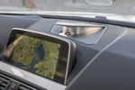 BMW 650i Gran Coup Individual, Facelift 2015, Modell F06, Bordmonitor und Bang und Olufsen Centerspeaker