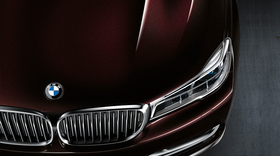 BMW 7er Individual Farbe: Rubinschwarz metallic