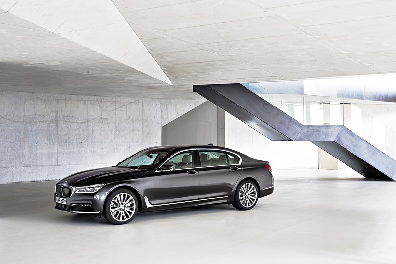 BMW 750Li xDrive (G12)