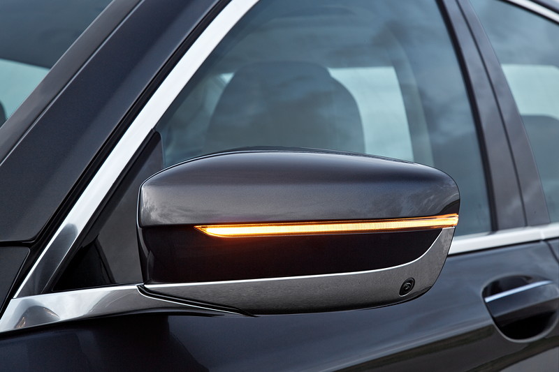 BMW 750Li xDrive (G12)