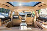 Innenraumfoto von einem nahezu identischen BMW 750Li xDrive mit "Executive Lounge", aufgenommen bei der int. Presse-Präsenation der 7er-Reihe