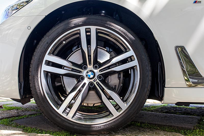 BMW 740i mit BMW M Sportpaket, BMW 20 Zoll M Leichtmetall Doppelspeiche 648 M Bicolor