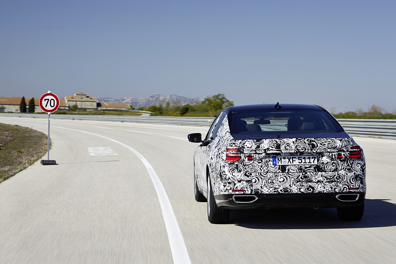 PreDrive BMW 7er Reihe getarnt - Fahrerassistenzsysteme.