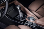 BMW X1. Modell xLine. Innenraum, Schalthebel und iDrive Controller.