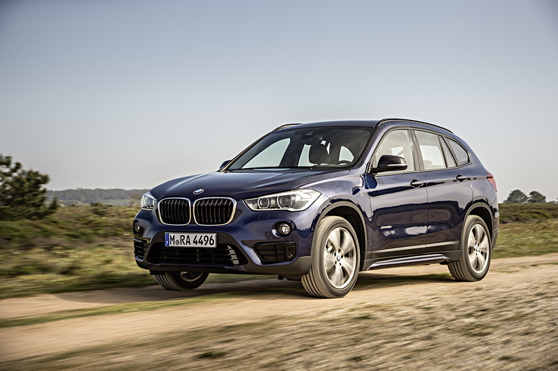 BMW X1 xDrive25i, Modell Sport Line, Mediterranblau
