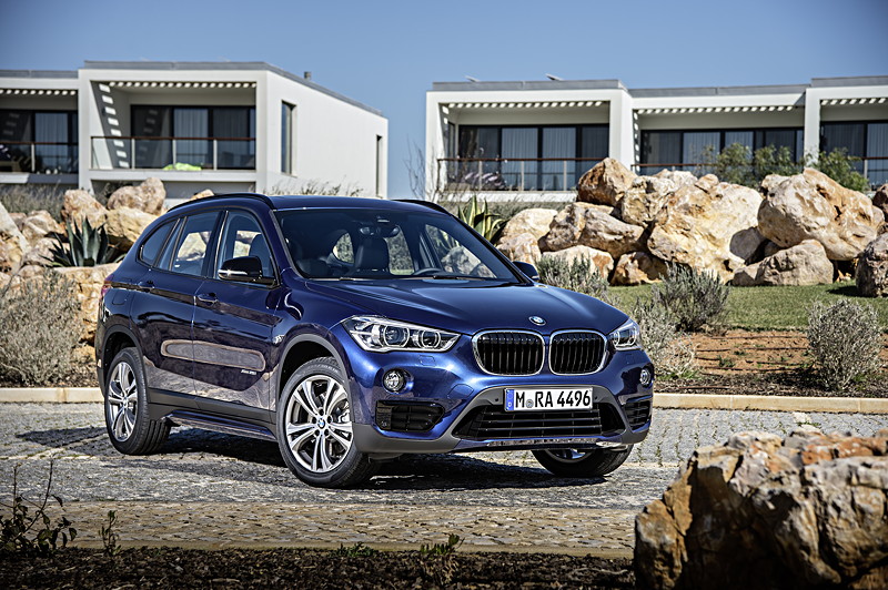 BMW X1 xDrive25i, Modell Sport Line, Mediterranblau