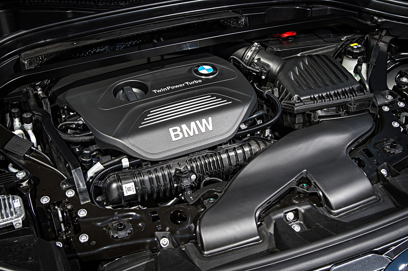 BMW xDrive25i Sport Line, Motor