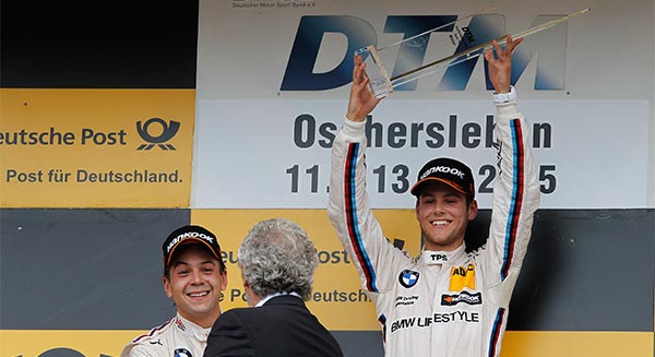 Oschersleben, 13. September 2015. Rennen 14, Zweitplatzierter Augusto Farfus und Gewinner Tom Blomqvist (GB).