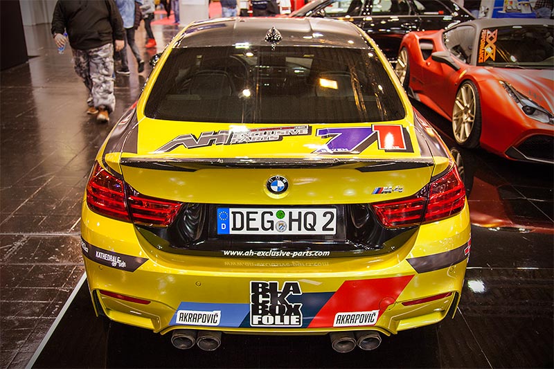 BMW M4 mit HR 'deep' Gewindefahrwerk mit verstellbaren Domlagern