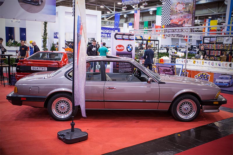 BMW L6, ausgestellt von der Firma Charles Classic Cars