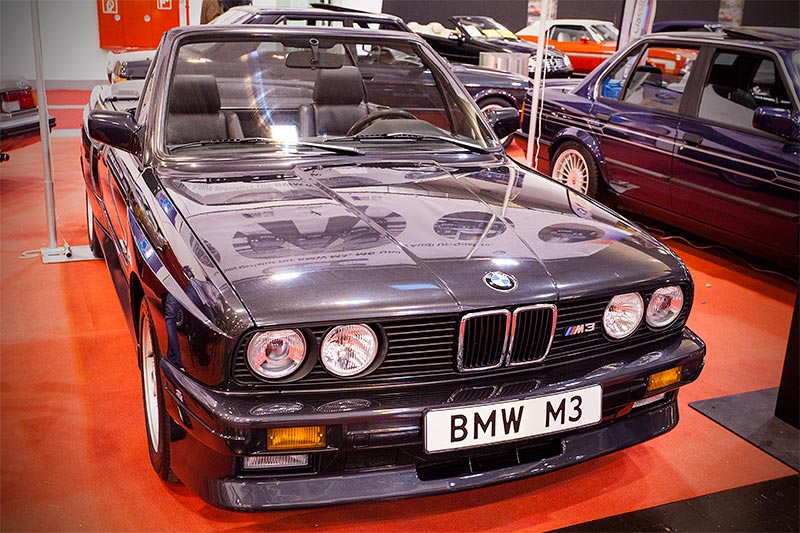 BMW M3 Cabrio (E30) neben dem Alpina B3 2.7 auf der Essen Motor Show 2015