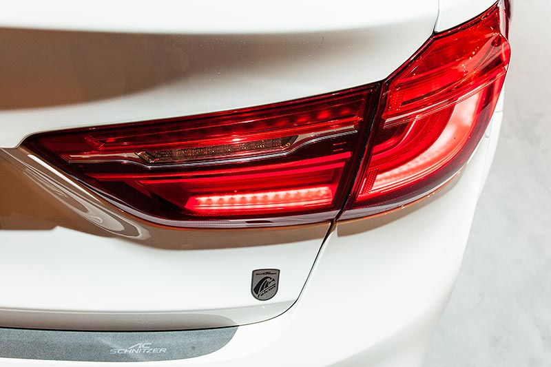 BMW X6 FALCON by AC Schnitzer, FALCON Vitro-Emblem unterhalb des R�cklichts